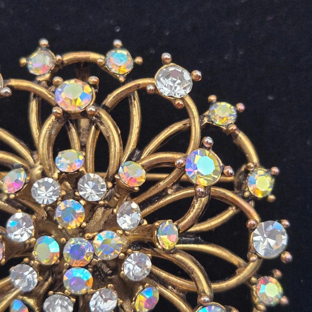 Vintage 60s Unbranded Brooch Gold Tone Aurora Borealis Rhinestone Floral Sunburs